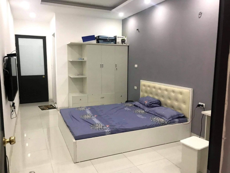 Bán gấp nhà phố Vĩnh Hưng, dt 40m2, 5 tầng, vị trí đẹp, ngõ rộng, thoáng. Giá 3.7 tỷ