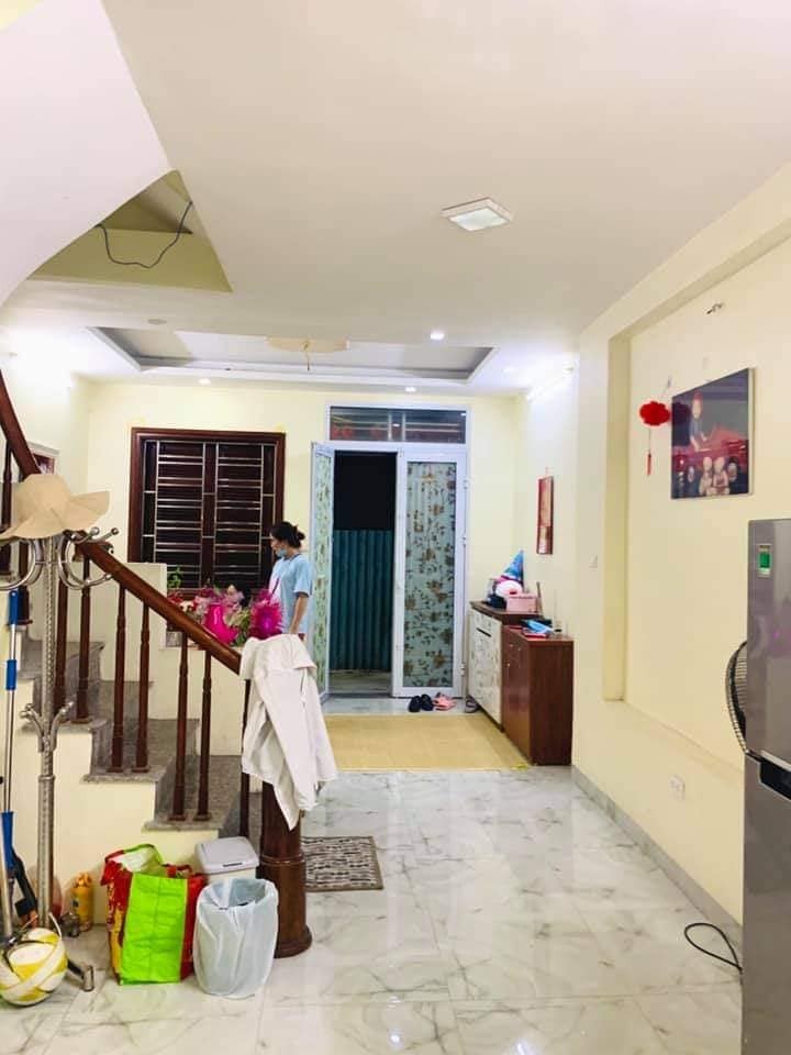 Bán nhà ngõ hẻm Xuân Thủy phân lô kinh doanh ở ngay, đt 30m2, 5 tầng, giá bán 5.8 tỷ