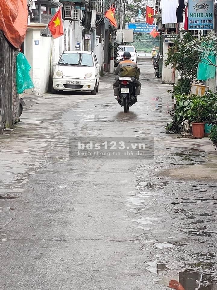 Bán nhà Tam Trinh, Quận Hoàng Mai cạnh siêu thị Metro, giá bán 2,8 tỷ, lh 0904183351