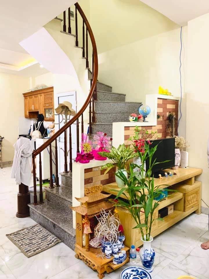 Bán nhà ngõ hẻm Xuân Thủy phân lô kinh doanh ở ngay, đt 30m2, 5 tầng, giá bán 5.8 tỷ