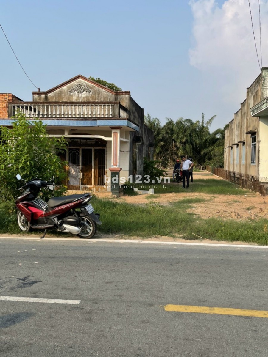 Cần bán mặt tiền Đỗ Đăng Tuyễn xã An Nhơn Tây đất cách chợ lô 6 300m đông dân cư