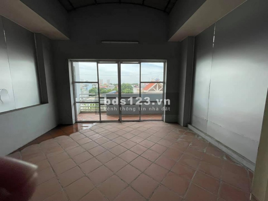Bán nhà kinh doanh Sài Đồng Long Biên, vỉa hè ô tô tránh, dt 96m2, 5 tầng đúc, mt 6.4m