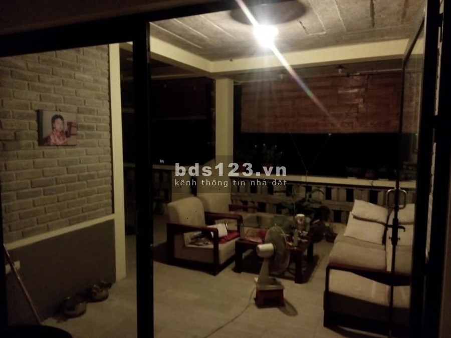 Bán nhà nguyên căn mặt phố Hồng Tiến diện tích 400m2, mt 20m, giá 83 tỷ, sổ chính chủ