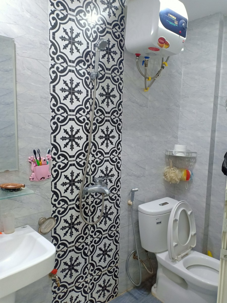 Hiếm! Bán nhà 4 tầng 24m phố Văn Chương Đống Đa sát phố, khu đông vui tấp nập chỉ 2.3 tỷ