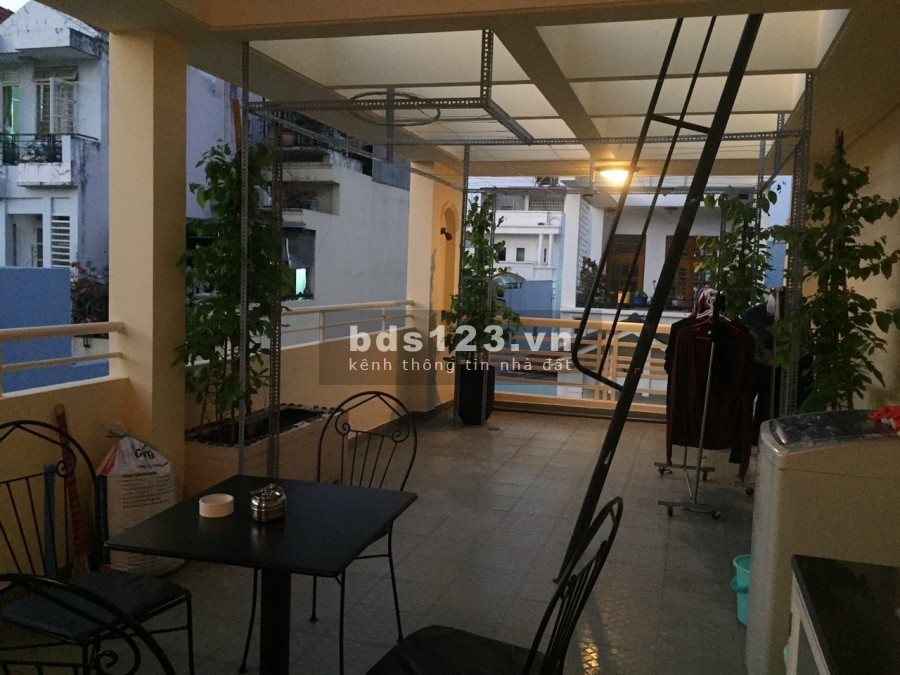 Có căn nhà đường Lê Văn Sỹ, Quận 3, 5 tầng, Xe hơi đậu cửa, cho thuê 30 triệu/tháng