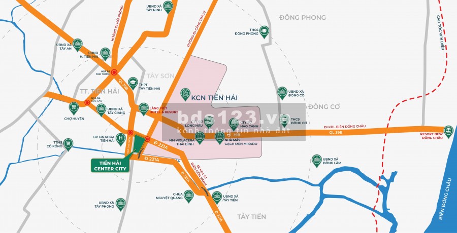 Khu ven biển, có dt tự nhiên gần 31.000 ha, bao gồm 30 xã, 1 thị trấn thuộc hai huyện