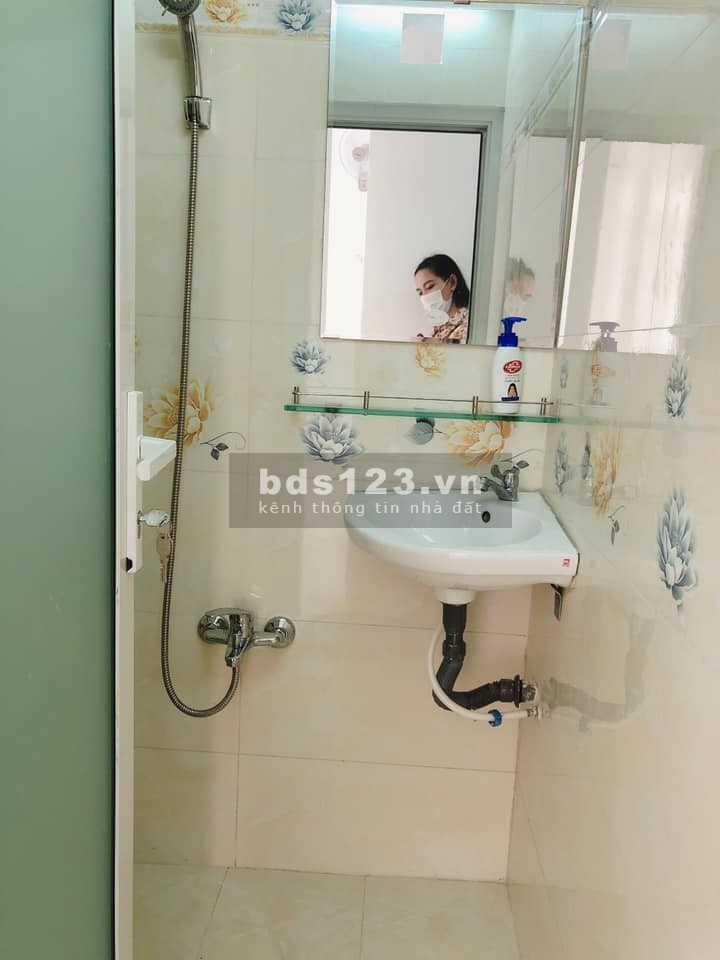 Nhà đẹp diện tích 33m2, 2 lầu, giá 4,8 tỷ đường Phan Sào Nam, phường 11, Quận Tân Bình