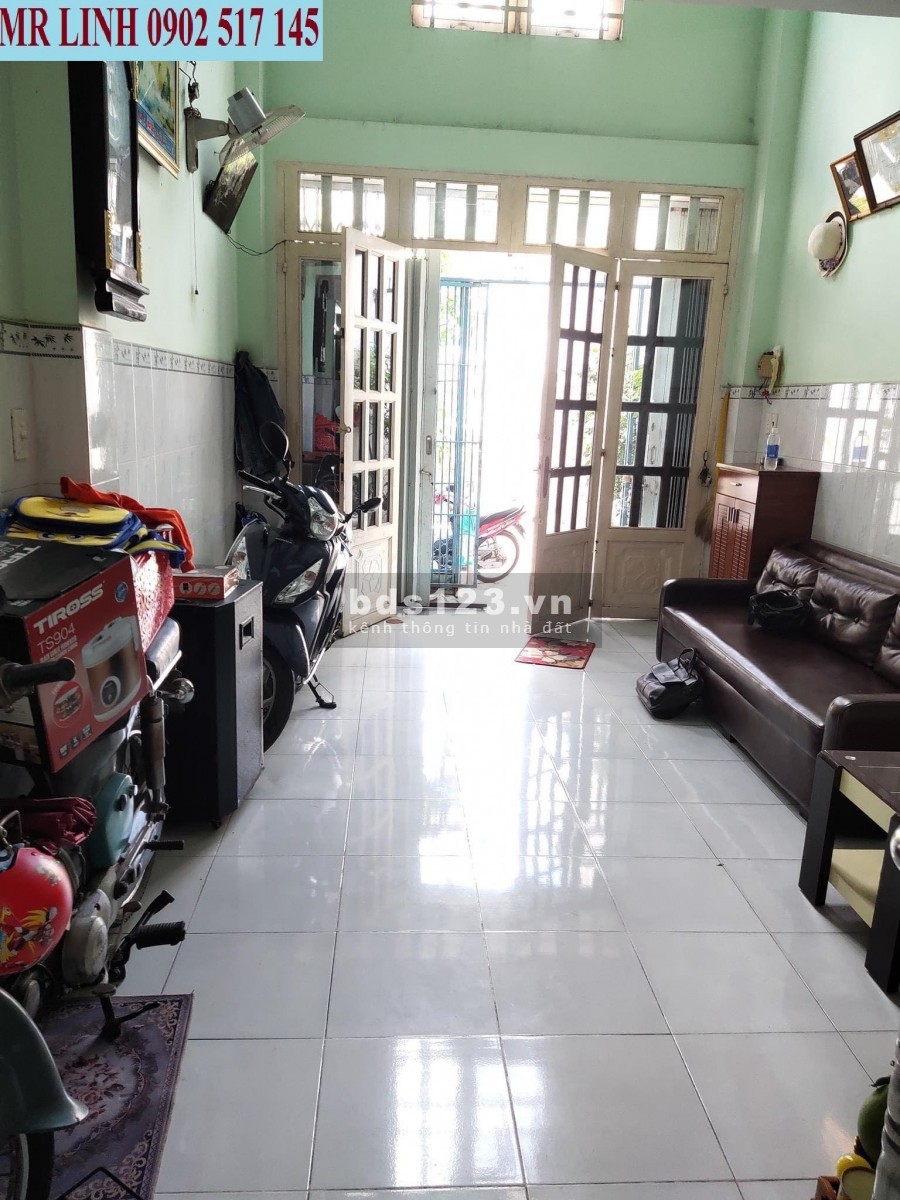 Bán nhà riêng HXH Phú Thọ Hòa, quận Tân Phú, 35m2, 3 tầng, 3PN giá ưu đãi.