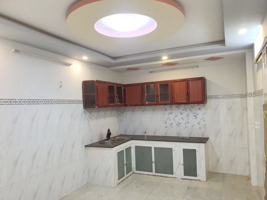 Bán nhà riêng đường Vĩnh Viễn Quận 10 có 3 lầu 3 phòng ngủ, Ngang 4m3