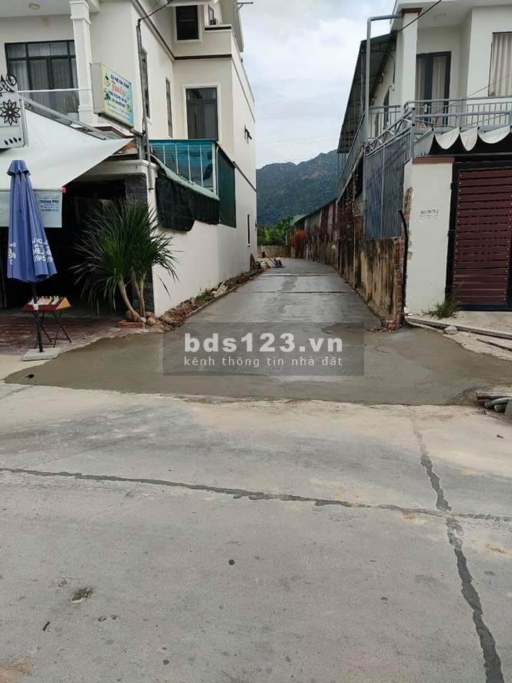 Bán đất đường lư Giang thôn phước trung xã Phước Đồng giá 495 triệu