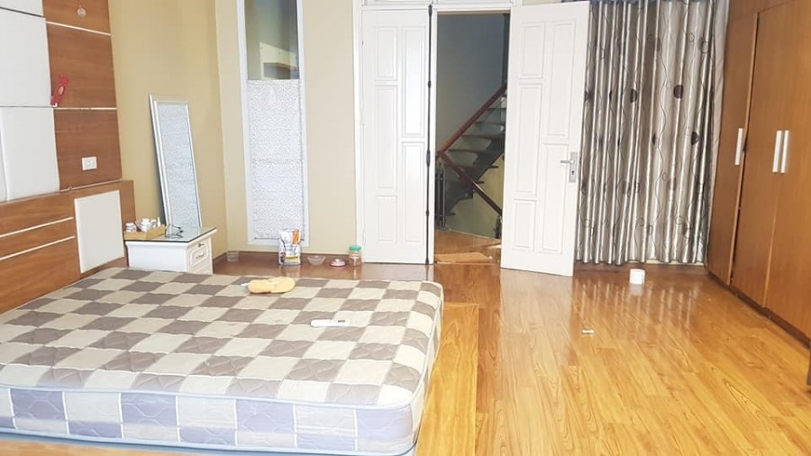 Bán nhà Hồ Tùng Mậu, 5 tầng 54m2, ô tô đỗ cửa, giá 4,6…