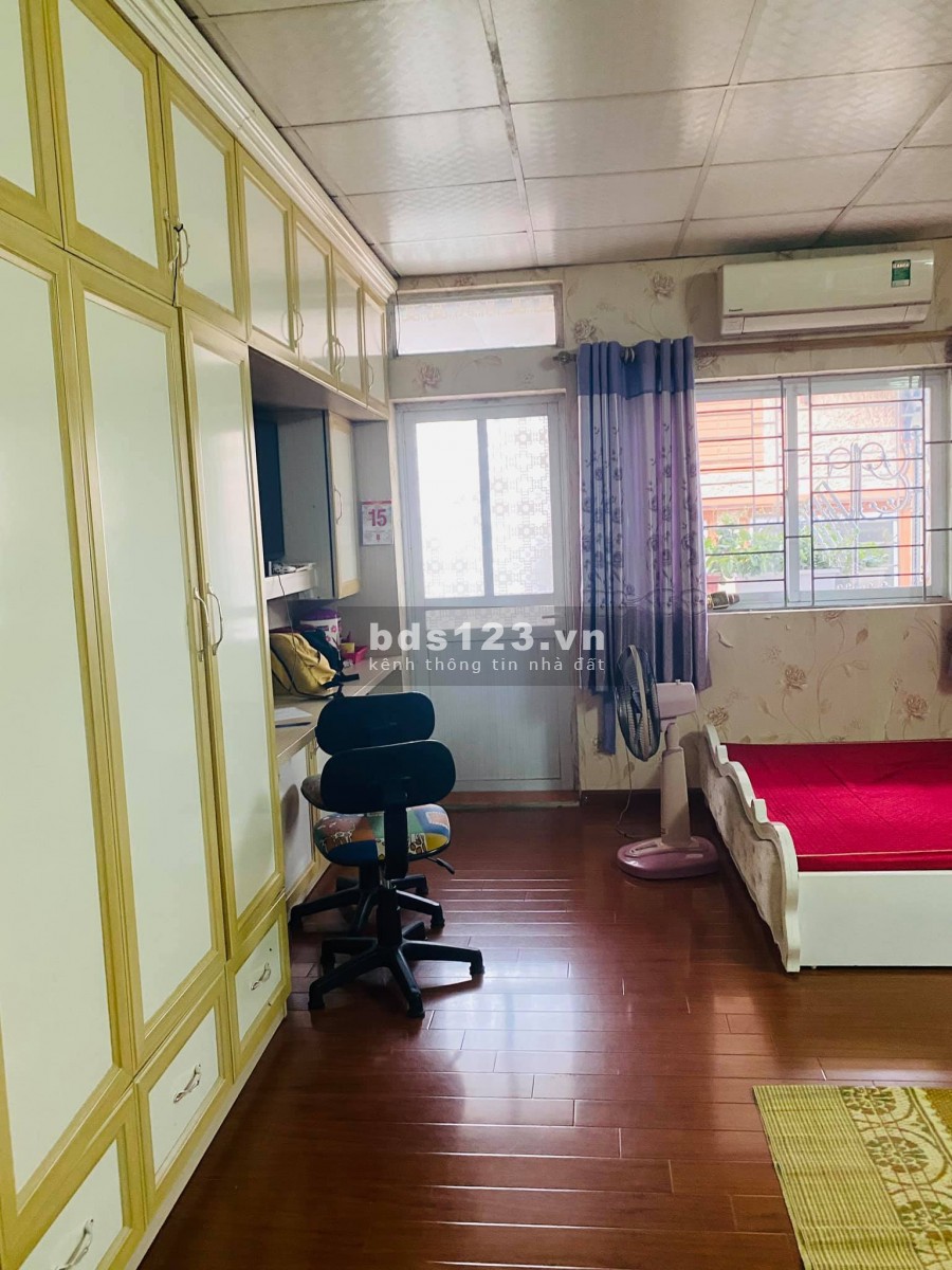 Bán nhà Tam Trinh diện tích 50m2, xây 3 tầng, Ôto đỗ cổng, gần phố, ở luôn giá 2.05 tỷ
