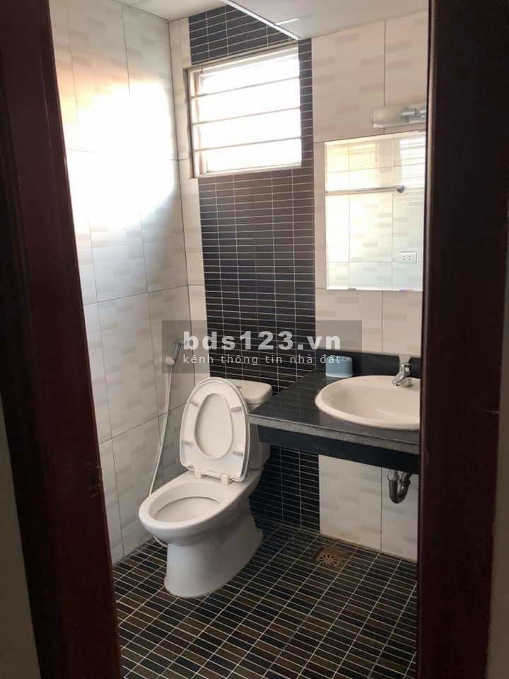 Bán nhà mặt ngõ kinh doanh nhà mới xây diện tích 30m2, 5 tầng đúc, phố Hà Trì, giá 3.1 tỷ