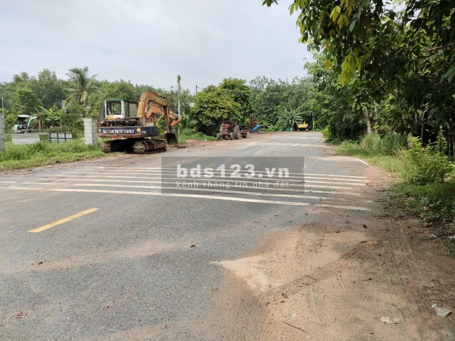 Em cần bán đất sổ đổ chính chủ, bàn giao trong ngày, liên hệ 0785494421 (Nhi), vị trí đẹp
