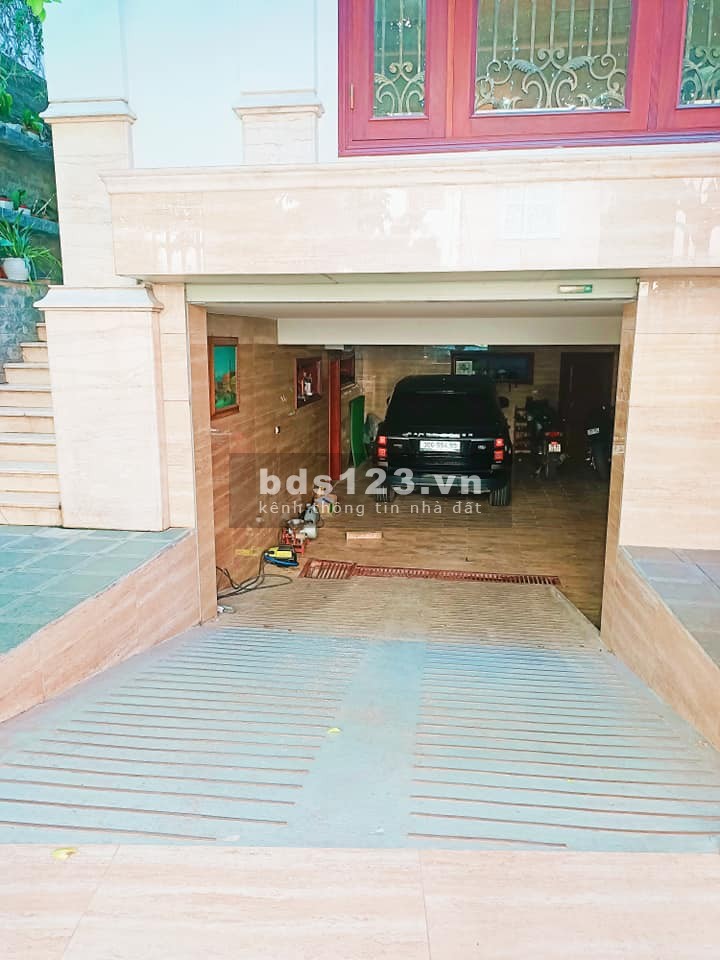 Bán biệt thự 08 góc Minh Khai, Tam Trinh, diện tích đủ, dt 145m2, giá bán 2.8 tỷ, lhcc