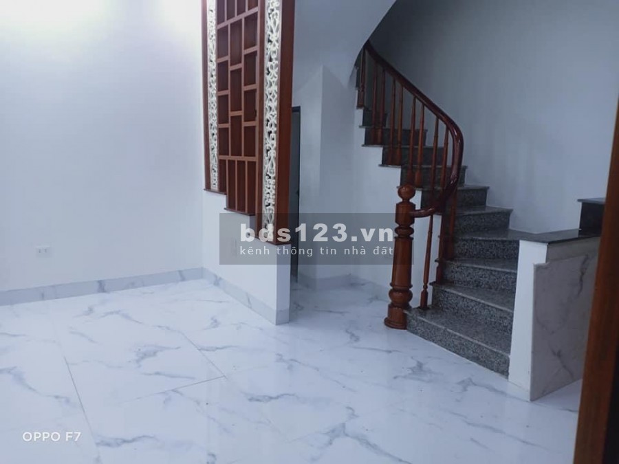 Quá rẻ 2.6 tỷ, dt 31.6m2, bán nhà Bắc Từ Liêm chính chủ, 5 tầng ngõ rộng, ở ngay cực đẹp