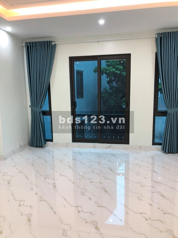 Bán nhà Trần Đình Xu hẻm xe hơi ra vào, 3 tầng bê tông cốt thép, giá chỉ 5.4 tỷ, lhcc
