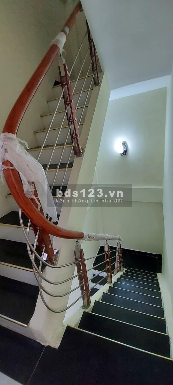 Bán nhà mặt ngõ Thụy Khuê Tây Hồ diện tích sử dụng 35m2 giá bán 3 tỷ 3, lh 0946553655