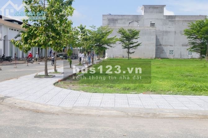 Duy Nhất Lô Góc 2 Mặt Tiền Đối Diện Trung Tâm Hành Chính, giá bán 1.85 tỷ, sổ sẵn