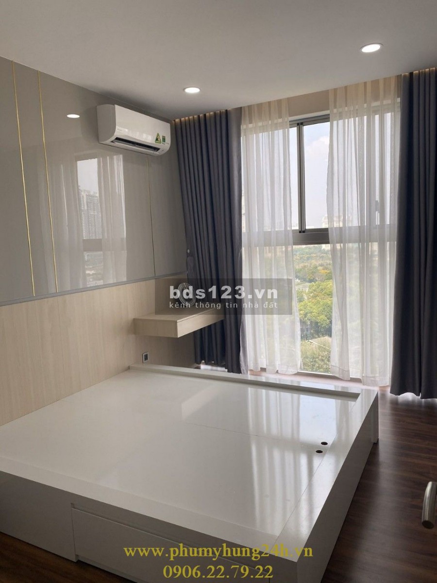 Cho Thuê Căn Hộ Midtown M6 3 Phòng Ngủ View Sông Giá Thuê 1700$ LH 0906227922