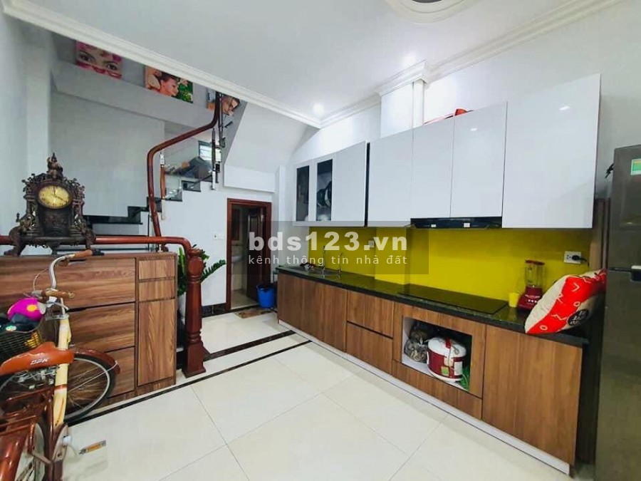 Bán nhà 6 tầng Nguyễn Văn Cừ, Long Biên, khu Vip đt 550m2, không khí trong lành, ô tô vào nhà