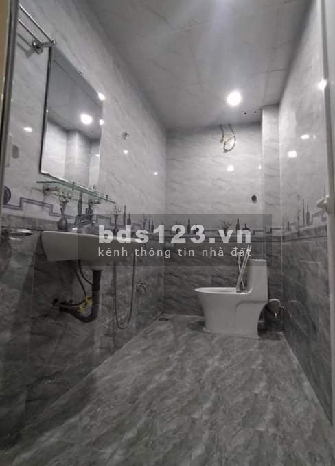 Nhà nguyên căn Xuân Phương khu dân trí cao an sinh đỉnh ô tô dt 40m2, giá bán 2.5tỷ