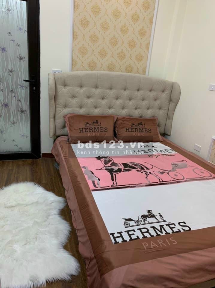 Bán nhà phố Cầu Giấy, 5 phòng ngủ, các phòng tràn ngập ánh sáng tự nhiên, dt 38m2 giá 3.99 tỷ