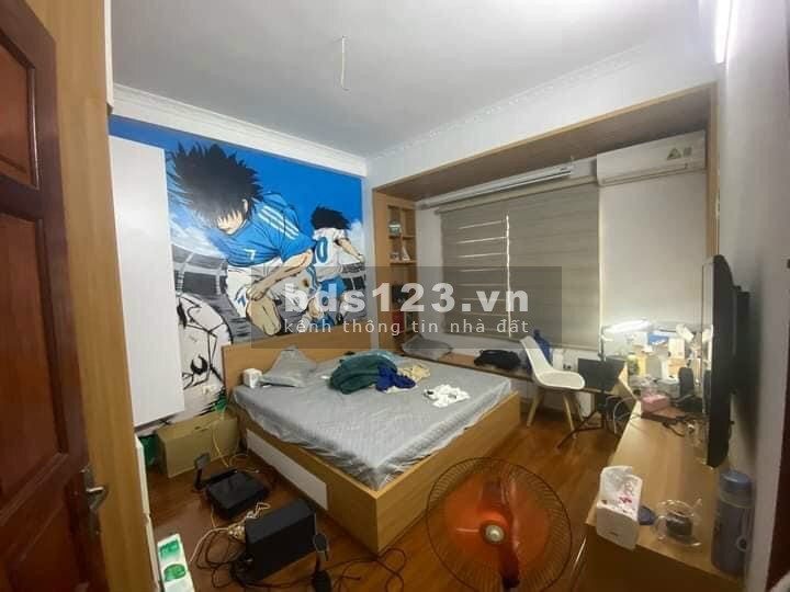 Bán nhà phố Cầu Giấy, 5 phòng ngủ, các phòng tràn ngập ánh sáng tự nhiên, dt 38m2 giá 3.99 tỷ