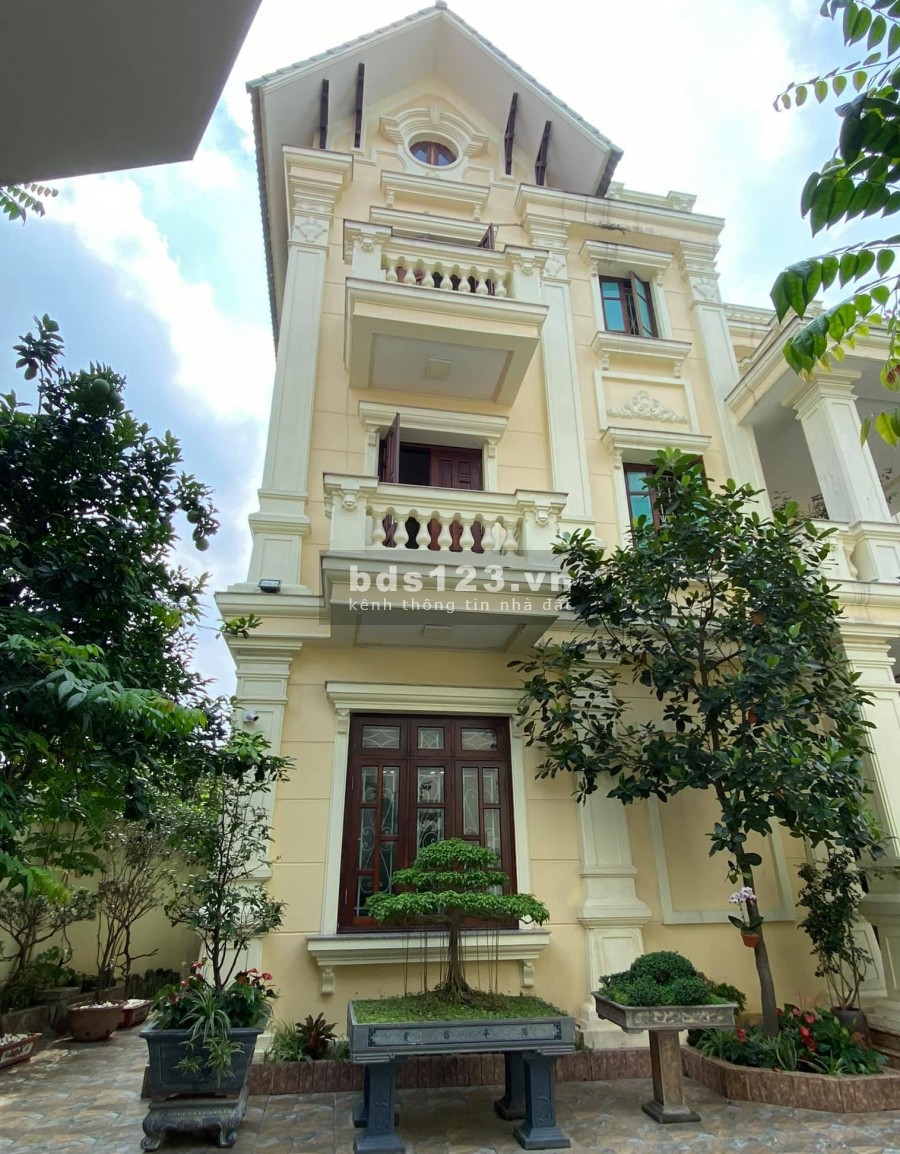 Bán Biệt Thự ngay trung tâm Quận Hà Đông dt 165m2, 3 tầng hoàn thiện đẹp giá bán 13 tỷ