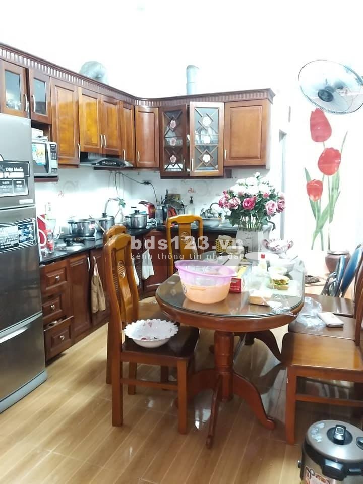 Bán nhà Lạc Long Quân, Cầu Giấy, Hà Nội, 53m2, giá 4,5 tỷ