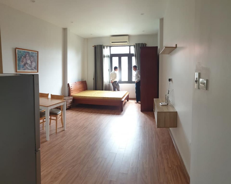 Bán nhà nguyên căn chính chủ đường Hoàng Hoa Thám Quận Ba Đình, dt 80m2, 5 tầng đúc