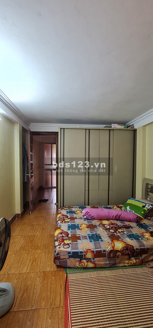 Chính chủ bán nhà mặt phố Ngô Gia Tự, diện tích 40m2, kinh doanh sầm uất, SĐCC, giá 6.5 tỷ