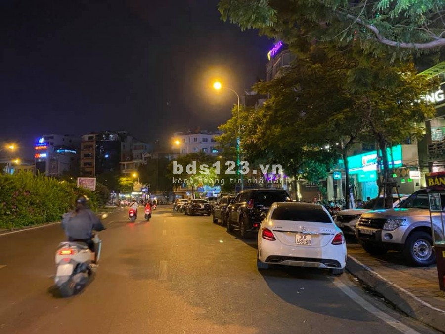 Cơ hội sở hữu mặt phố Hoàng Cầu diện tích sử dụng 48m2, mặt tiền 5m, giá bán dưới 10 tỷ
