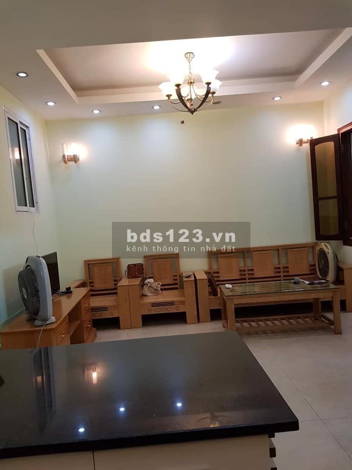 Gần 100 triệu/m2, trung tâm Quận Hai Bà Trưng, gần phố dt 62m2, 4 tầng ô chờ thang máy
