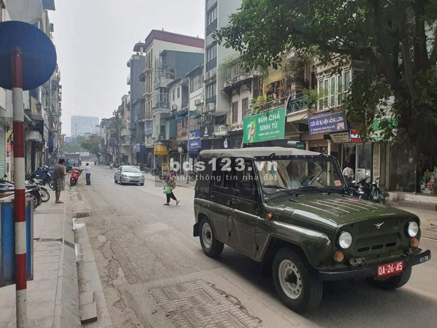 Mảnh Đất Vuông đẹp ! Mặt phố Nguyễn Khuyến. 80m2, Mt 4.5m. Hợp Tòa Nhà Cao Tầng. 20 Tỷ