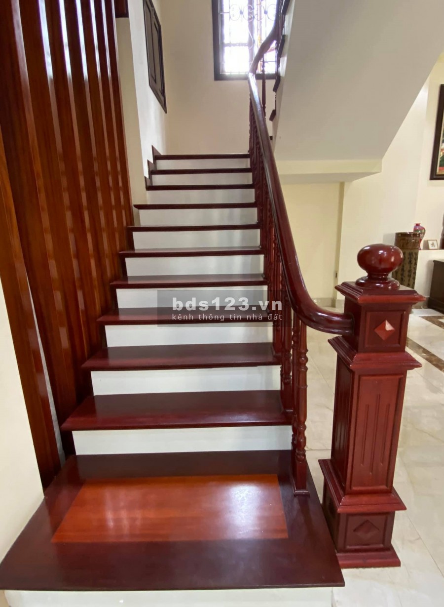 Bán Biệt Thự ngay trung tâm Quận Hà Đông dt 165m2, 3 tầng hoàn thiện đẹp giá bán 13 tỷ