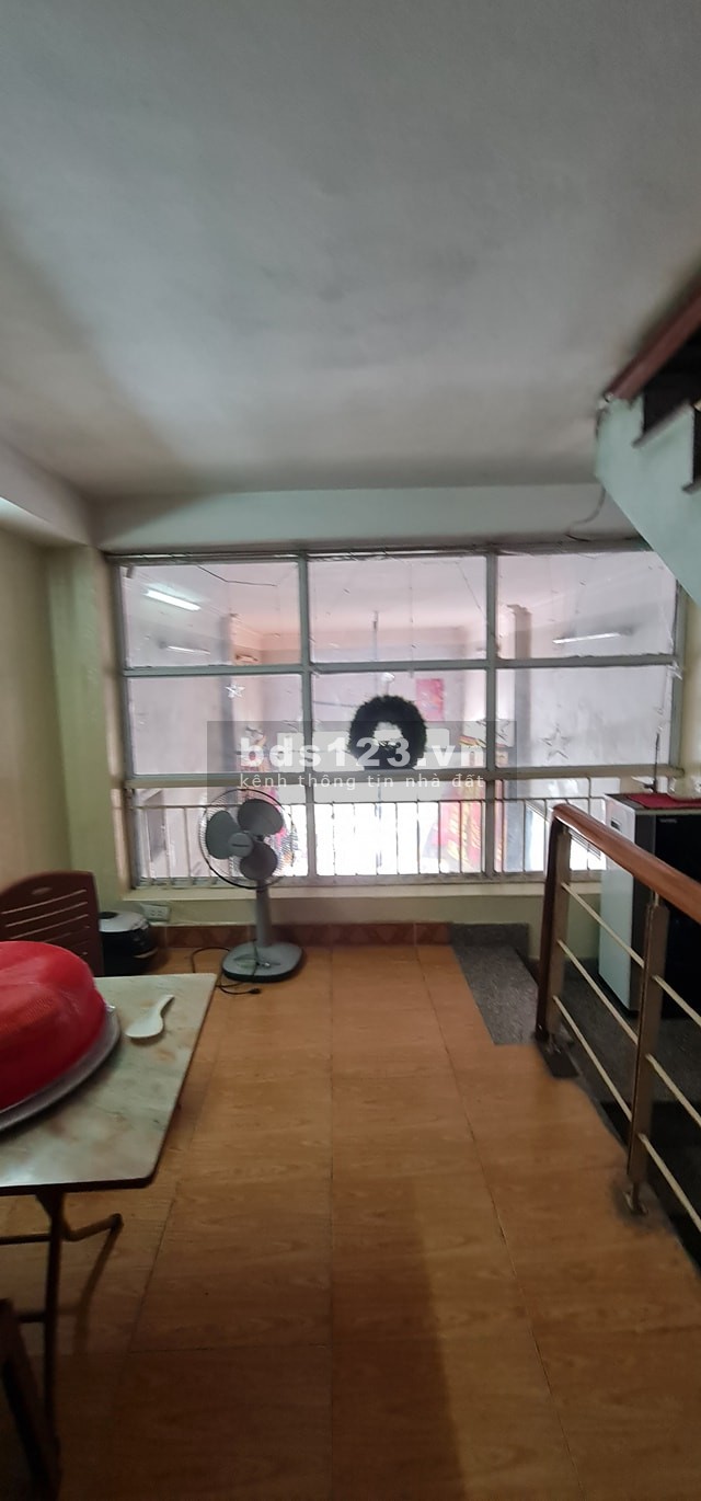 Chính chủ bán nhà mặt phố Ngô Gia Tự, diện tích 40m2, kinh doanh sầm uất, SĐCC, giá 6.5 tỷ