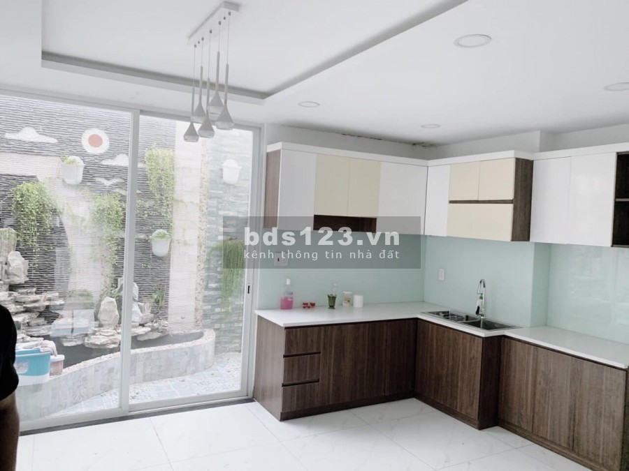 Bán nhà Thụy Khuê gần đường tặng lại 100% Nội thất giá bán 6,2 tỷ, 5 tầng đúc kiên cố