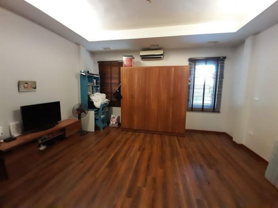 Bán nhà ngõ 105 Yên Hòa Cầu Giấy giá rẻ diện tích sử dụng 50m2 5 tầng đúc giá 5.4 tỷ