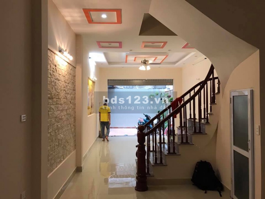 Chỉ 4 tỷ nhà đẹp diện tích 68m2 4 tầng mặt tiền 4.5m ngõ thông, ôtô 10m Nguyễn Thái Học