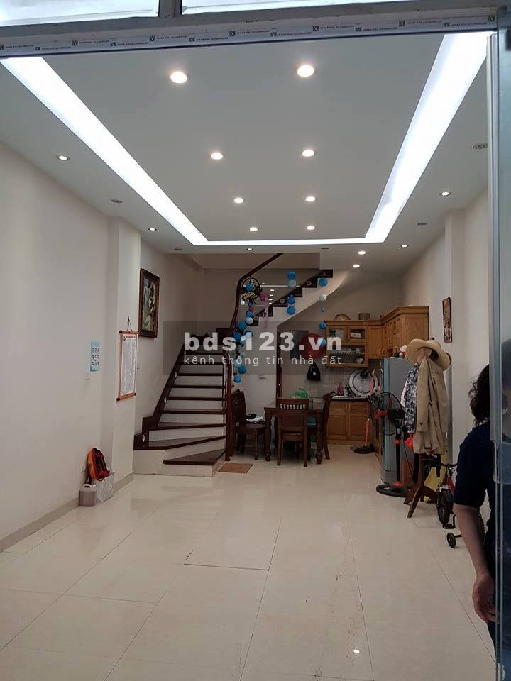 Siêu hót bán nhà Bạch Mai diện tích 35m2, ngõ rộng thông thoáng, 4 tầng giá bán 2.45 tỷ
