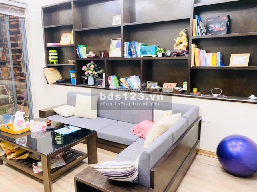 BÁN NHÀ HOÀNG QUỐC VIỆT, GARA Ô TÔ, 57M2, 5.4 TỶ.