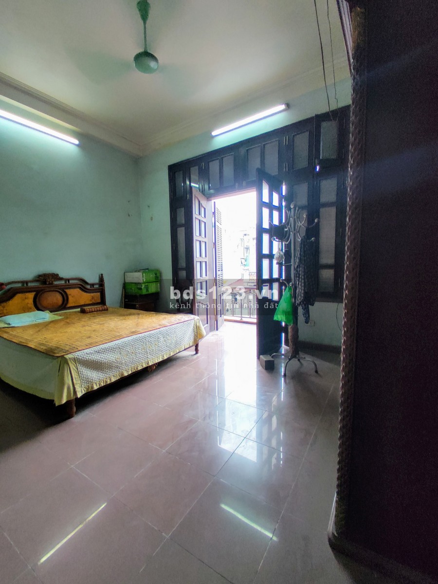 Bán nhà mặt phố Trương Định, 5 tầng mt khủng, 2 mặt thoáng, ô chờ thang máy, chỉ 160 triệu/m2
