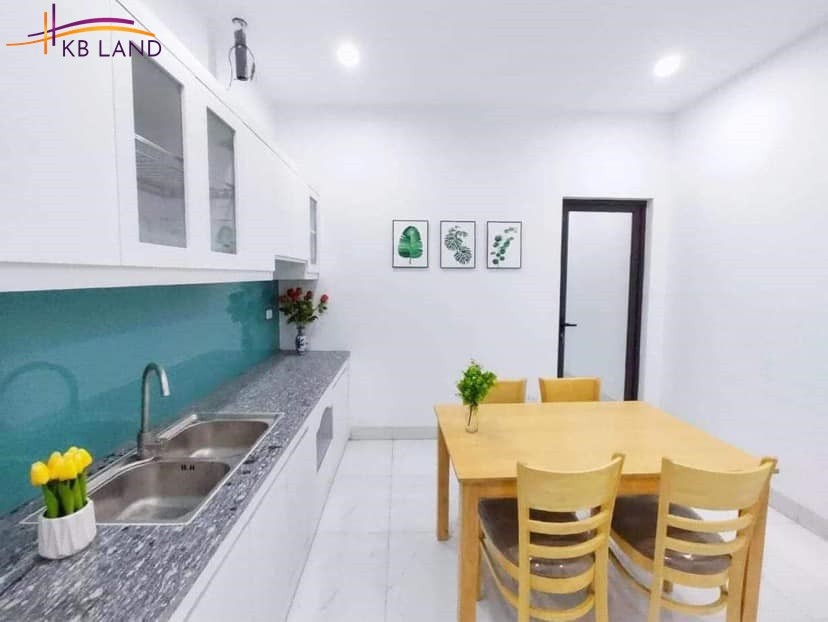 Bán CCMN Nguyễn Văn Trỗi, diện tích 77m2, 7 tầng, 18 phòng, doanh thu 75tr/tháng, nhỉnh 9 tỷ