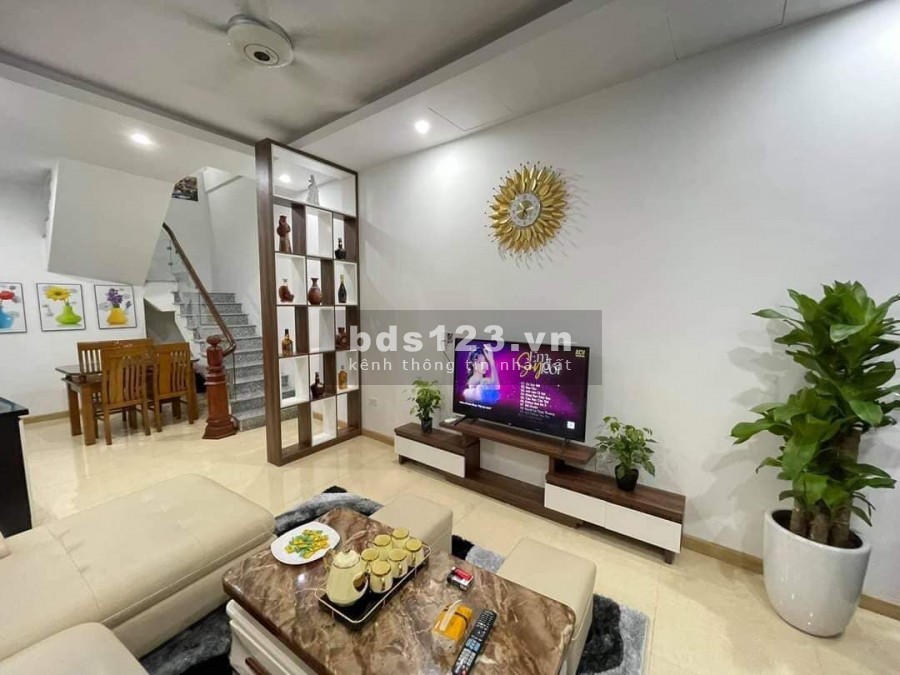 Chính chủ bán nhà 4 tầng Định Công vị trí siêu đẹp, giá bán chỉ 4.2 tỷ, còn mới nguyên