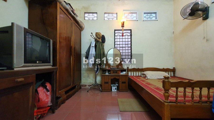 Bán nhà nguyên căn Minh Khai, dt 38m2 đúc 3 tầng, giá 2.75 tỷ ngõ thoáng, kinh doanh sầm uất