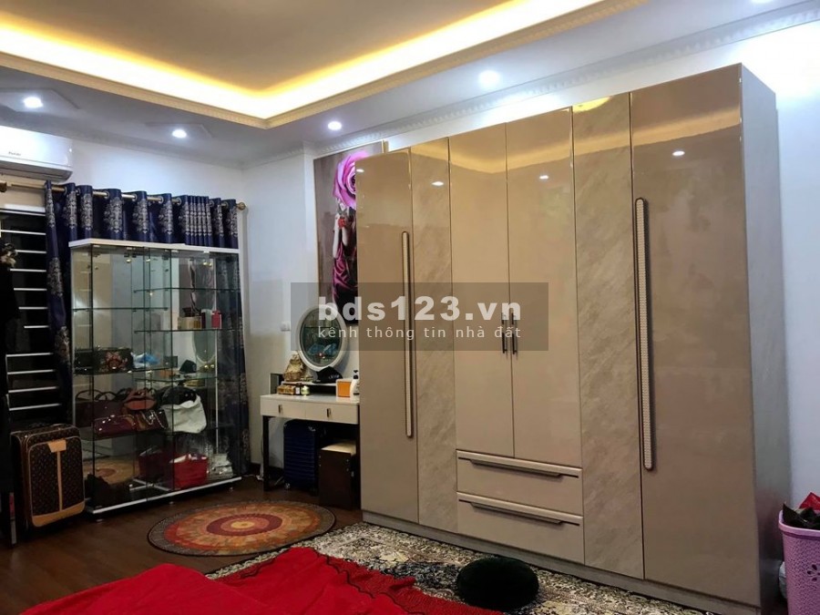 Gấp! Bán nhà Phạm Ngọc Thạch, ô tô kinh doanh, dt 130m2 4 tầng, giá 17,5 tỷ. 0969693855.