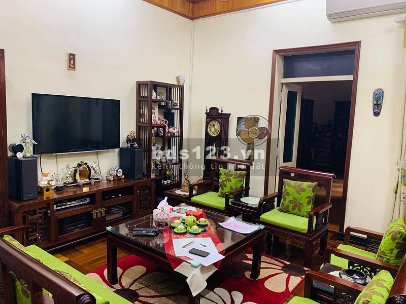 Gấp! Bán nhà Phạm Ngọc Thạch, ô tô kinh doanh, dt 130m2 4 tầng, giá 17,5 tỷ. 0969693855.
