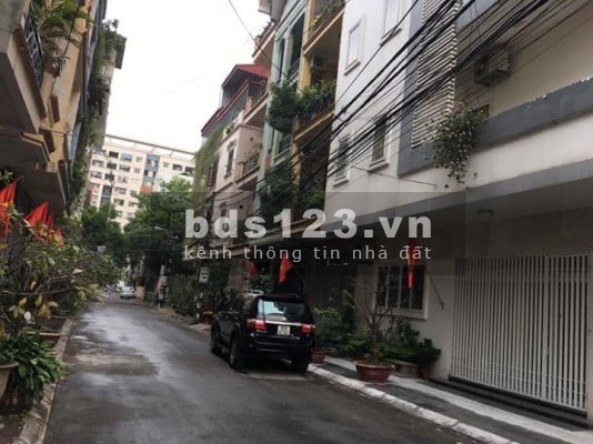 Gấp! Bán nhà Phạm Ngọc Thạch, ô tô kinh doanh, dt 130m2 4 tầng, giá 17,5 tỷ. 0969693855.