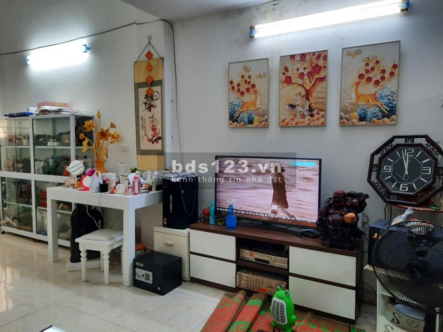Bán đất Ngọc Thuỵ Long Biên, ô tô đỗ cổng, gần Mipec, cầu Long Biên, giá 2.25 tỷ.